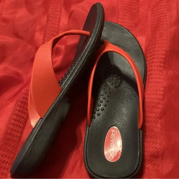 Okabashi Maui red/black M 6.5/7.5 flip flop sandals very good pre-worn - Picture 2 of 4